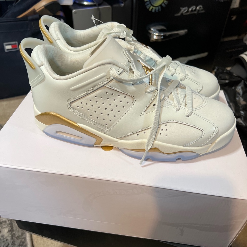 Jordan Retro 6 Low White and Gold Sneakers - Picture 4 of 5